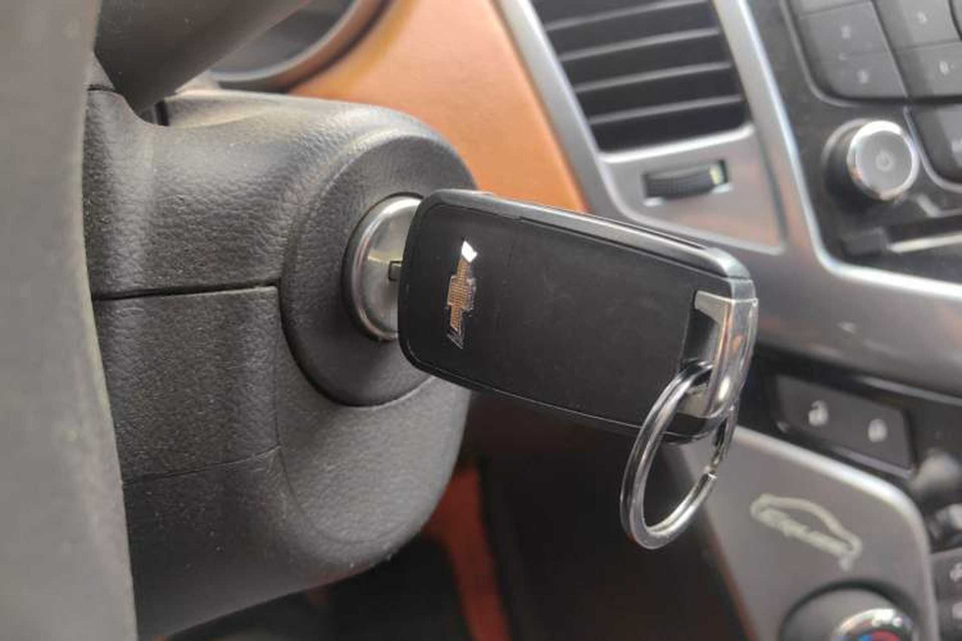 Used Chevrolet Cruze 2013 Hatchback 1.6L Automatic Luxury Model Vehicle Key