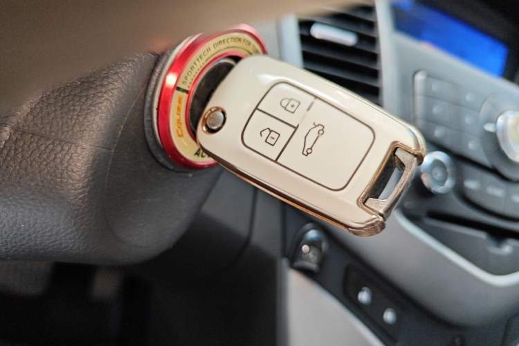 Used Chevrolet Cruze 2013 1.8L SE AT Vehicle Key
