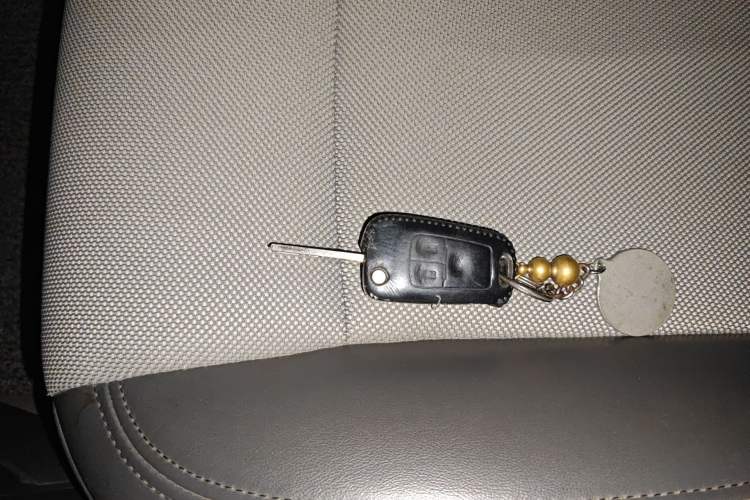 Used Chevrolet Cruze 2013 1.6L SE AT Vehicle Key