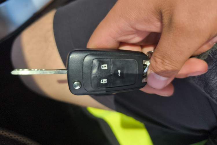 Used Chevrolet Cruze 2013 1.6L SE AT Vehicle Key