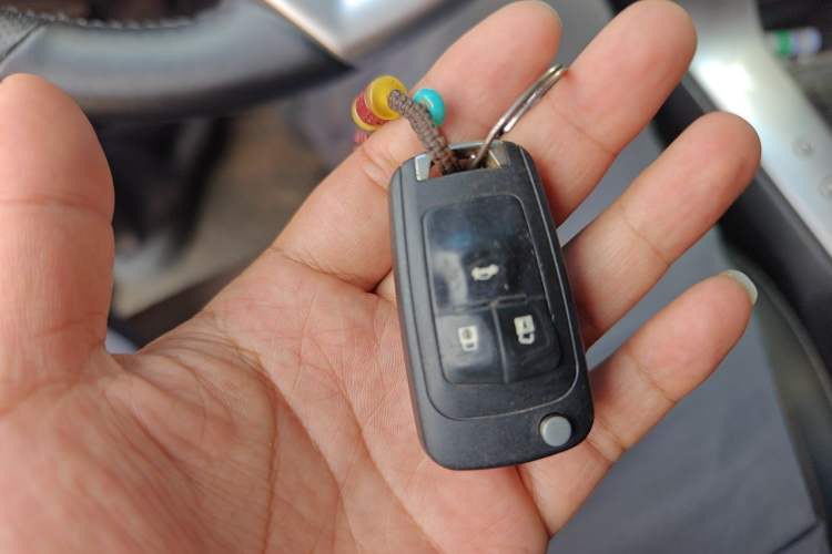Used Chevrolet Cruze 2013 Hatchback 1.6L Automatic Luxury Model Vehicle Key