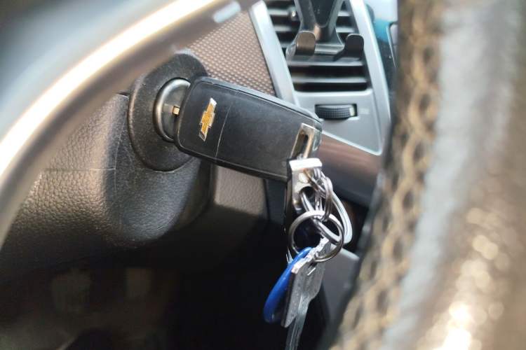 Used Chevrolet Cruze 2013 Hatchback 1.6L Manual Luxury Model Vehicle Key
