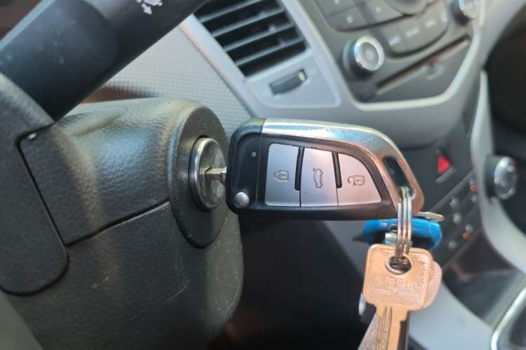 Used Chevrolet Cruze 2013 1.6L SE MT Vehicle Key