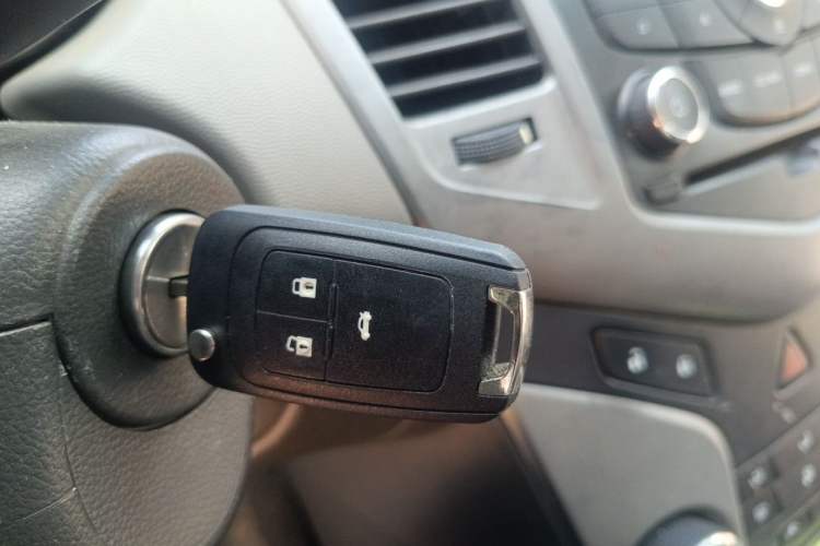 Used Chevrolet Cruze 2013 1.6L SL MT Vehicle Key