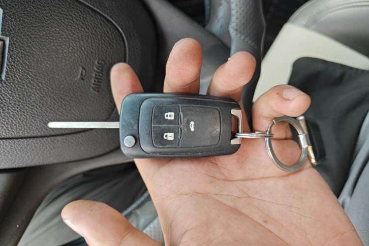 Used Chevrolet Cruze 2013 1.6L SL MT Vehicle Key