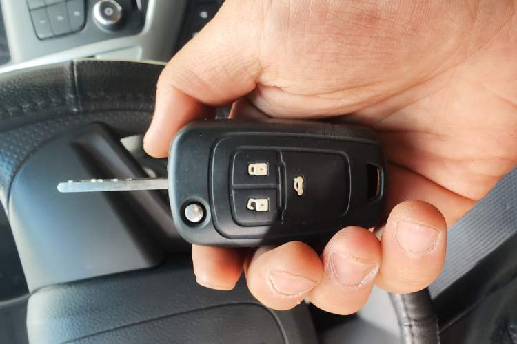 Used Chevrolet Cruze 2013 1.6L SE MT Vehicle Key