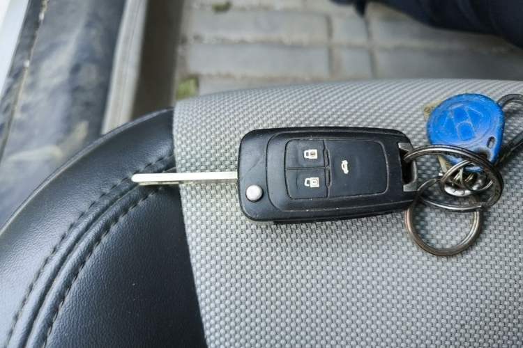 Used Chevrolet Cruze 2013 1.6L SE MT Vehicle Key