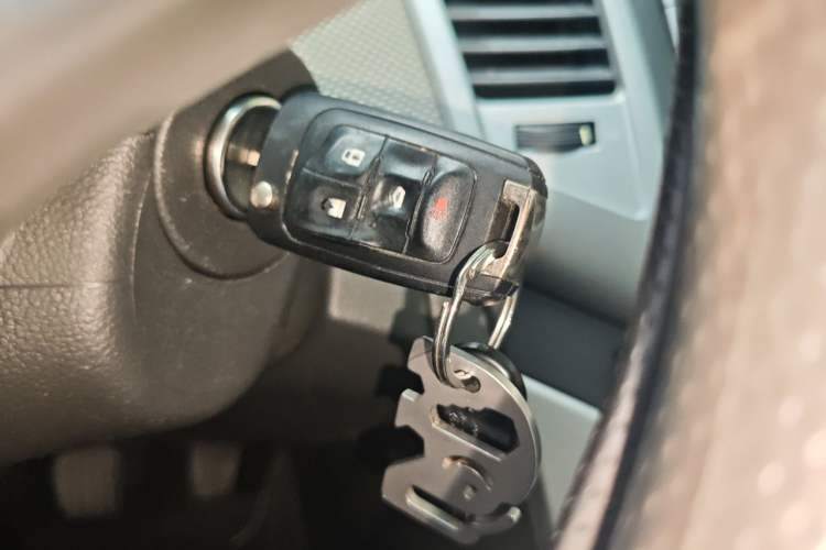 Used Chevrolet Cruze 2013 1.6L SE MT Vehicle Key