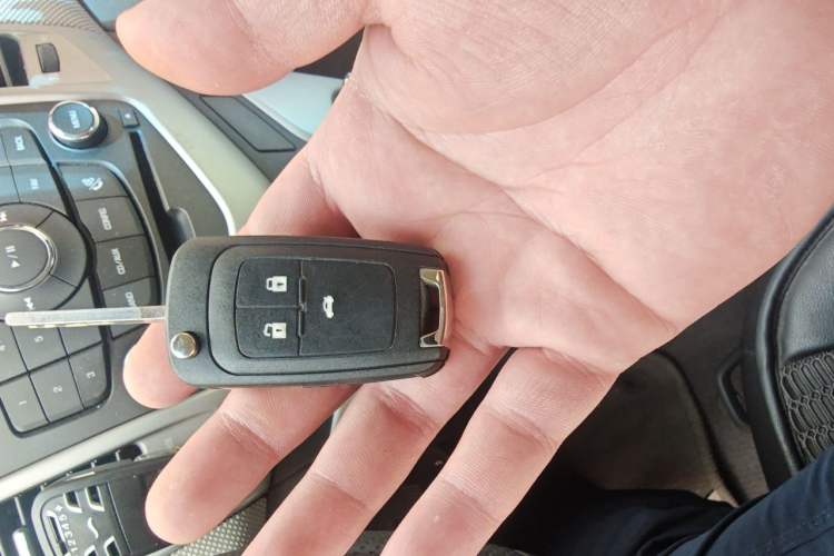 Used Chevrolet Cruze 2013 1.8L SE AT Vehicle Key