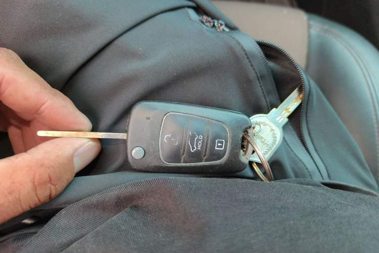Used Chevrolet Cruze 2013 Hatchback 1.6L Automatic Luxury Model Vehicle Key