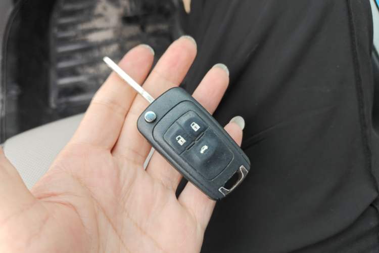 Used Chevrolet Cruze 2013 1.6L SL MT Vehicle Key