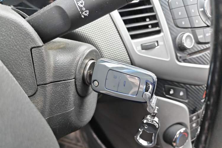 Used Chevrolet Cruze 2013 1.6L SE MT Vehicle Key