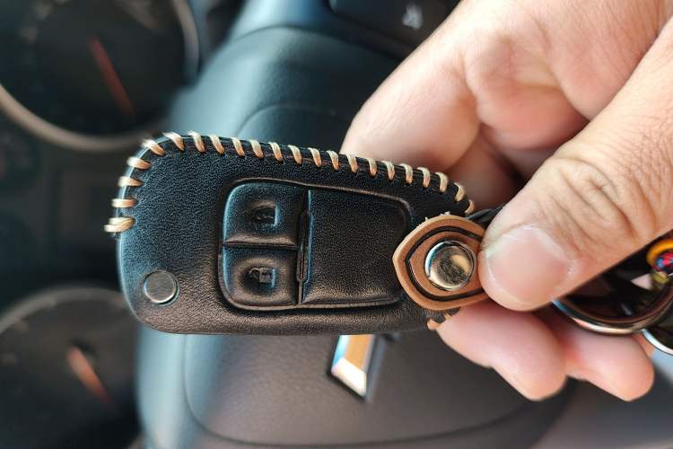 Used Chevrolet Cruze 2013 Hatchback 1.6L Automatic Luxury Model Vehicle Key