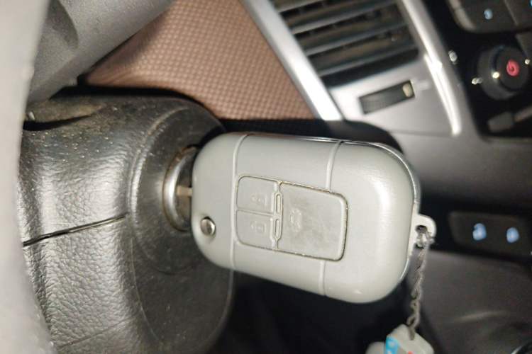 Used Chevrolet Cruze 2013 Hatchback 1.6L Automatic Luxury Model Vehicle Key