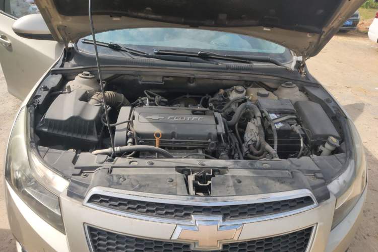 Used Chevrolet Cruze 2013 1.8L SE AT Engine Bay