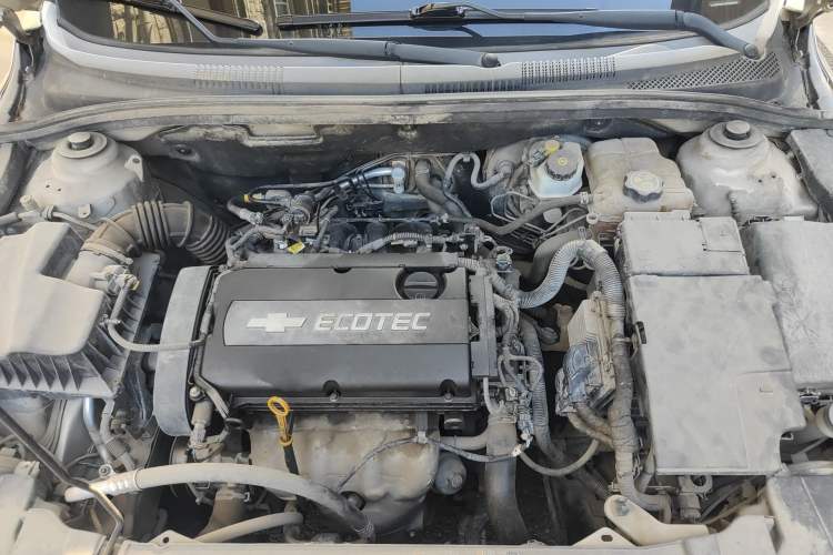 Used Chevrolet Cruze 2013 1.6L SE MT Engine Bay