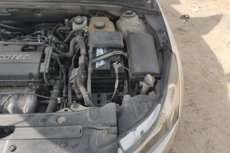 Used Chevrolet Cruze 2013 1.8L SE AT Engine Bay Left
