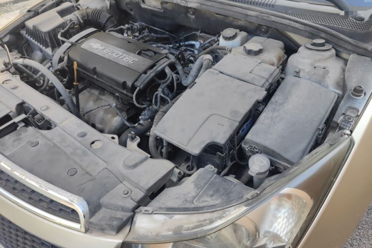 Used Chevrolet Cruze 2013 1.6L SE MT Engine Bay Left