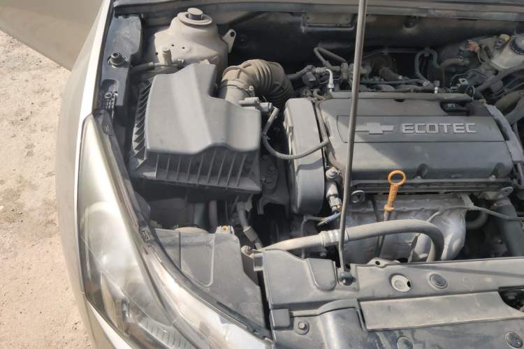 Used Chevrolet Cruze 2013 1.8L SE AT Engine Bay Right