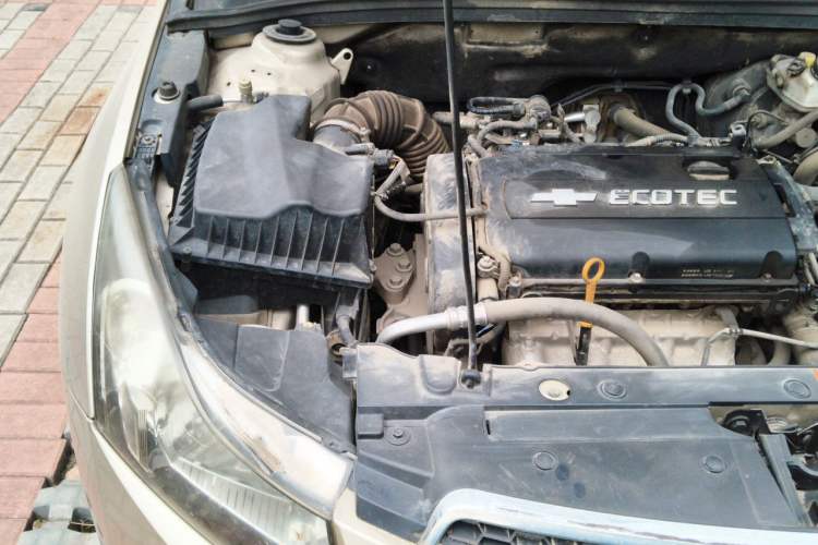 Used Chevrolet Cruze 2013 1.6L SE MT Engine Bay Right