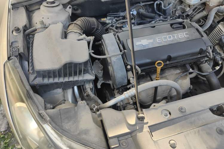 Used Chevrolet Cruze 2013 1.6L SE MT Engine Bay Right