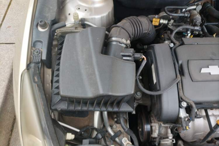 Used Chevrolet Cruze 2013 1.6L SE AT Engine Bay Right