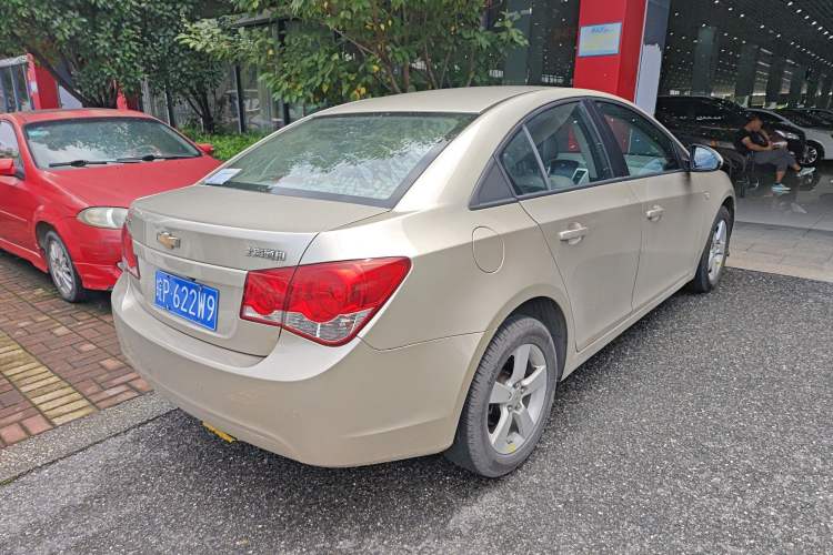 Used Chevrolet Cruze 2013 1.6L SE MT Exterior 3