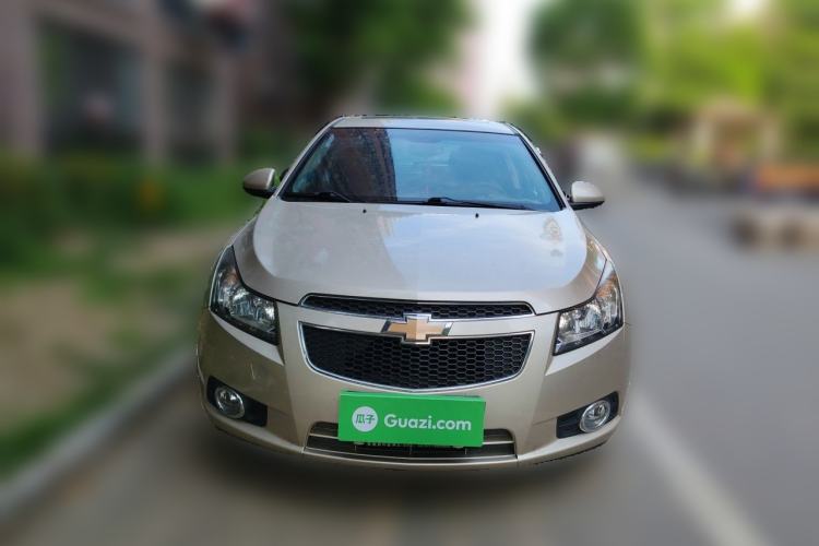 Used Chevrolet Cruze 2013 Hatchback 1.6L Automatic Luxury Model Front