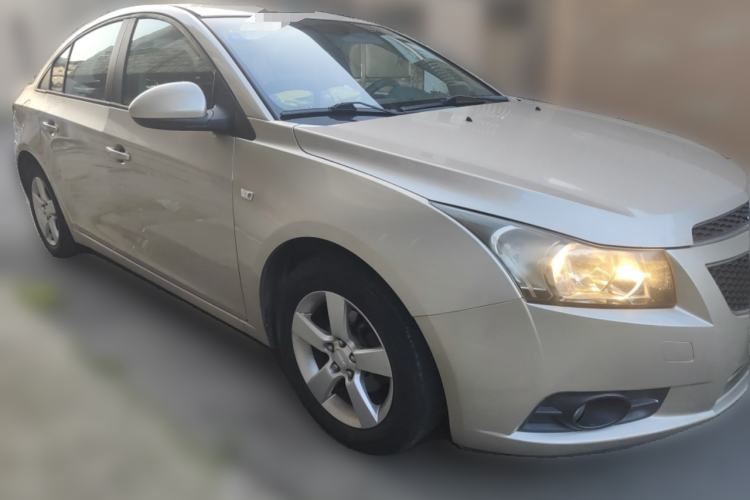 Used Chevrolet Cruze 2013 1.6L SE MT Front Right 45 Deg