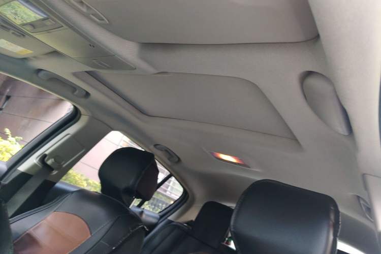 Used Chevrolet Cruze 2013 Hatchback 1.6L Automatic Luxury Model Headliner