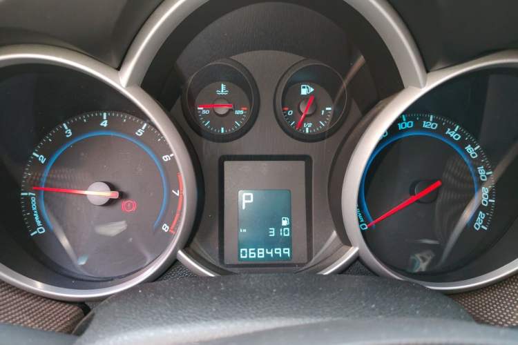 Used Chevrolet Cruze 2013 Hatchback 1.6L Automatic Luxury Model Instrument Cluster