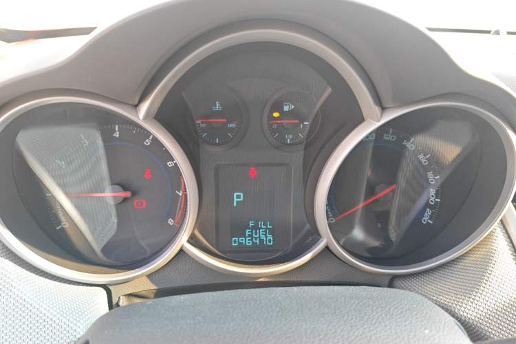Used Chevrolet Cruze 2013 1.6L SE AT Instrument Cluster
