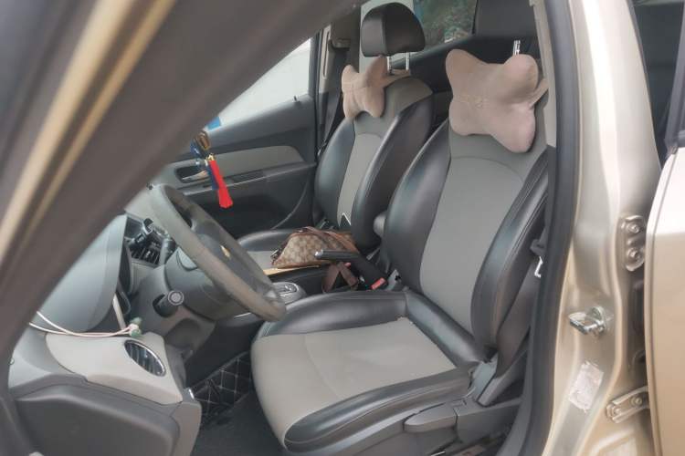 Used Chevrolet Cruze 2013 1.8L SE AT Left Front Seat