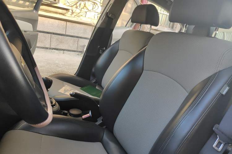 Used Chevrolet Cruze 2013 1.6L SE MT Left Front Seat