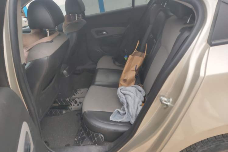 Used Chevrolet Cruze 2013 1.8L SE AT Left Rear Seat