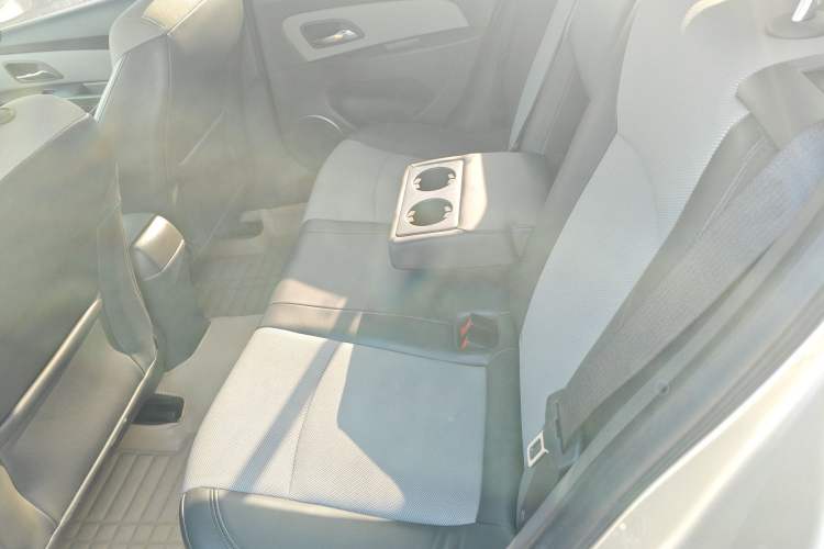Used Chevrolet Cruze 2013 1.6L SE AT Left Rear Seat