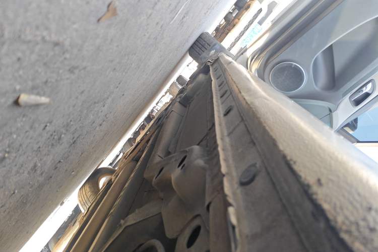 Used Chevrolet Cruze 2013 1.6L SE AT Left Side Sill