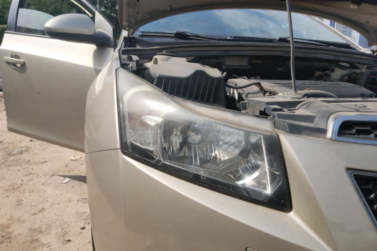 Used Chevrolet Cruze 2013 1.8L SE AT Right Front Headlight