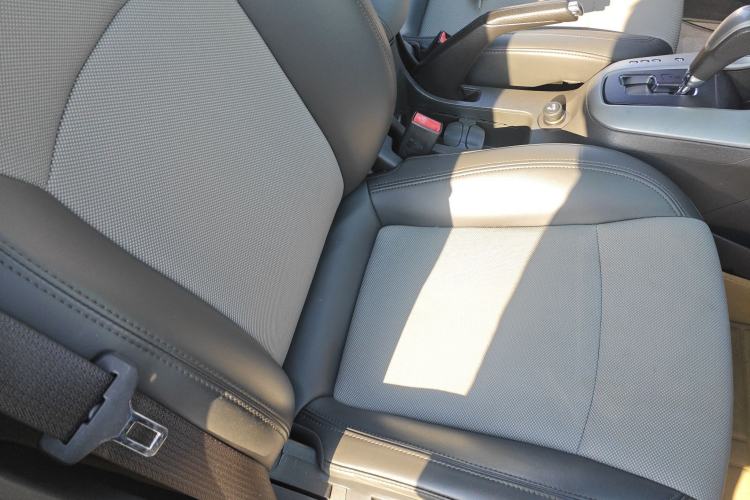 Used Chevrolet Cruze 2013 1.6L SE AT Right Front Seat