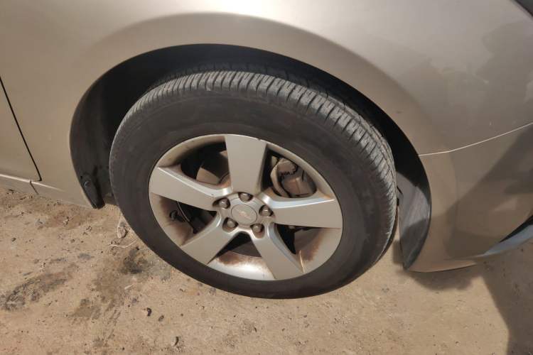 Used Chevrolet Cruze 2013 1.8L SE AT Right Front Wheel Hub