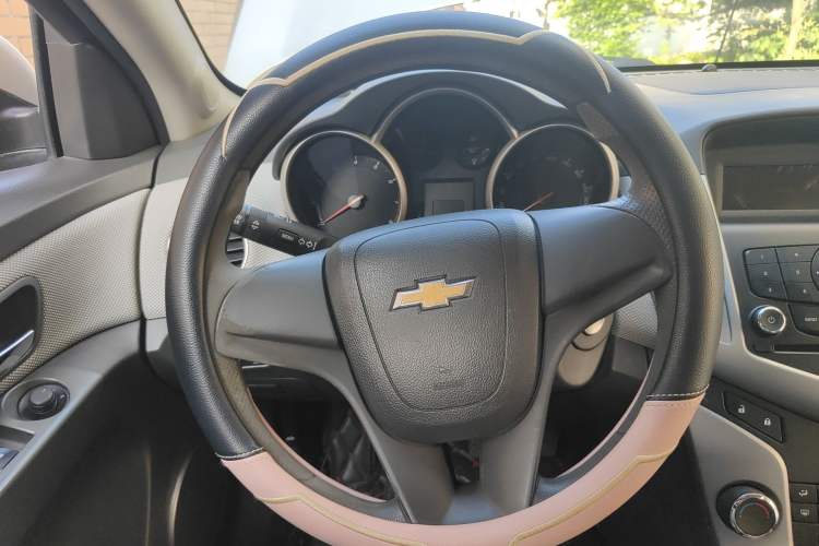 Used Chevrolet Cruze 2013 1.6L SE MT Steering Wheel
