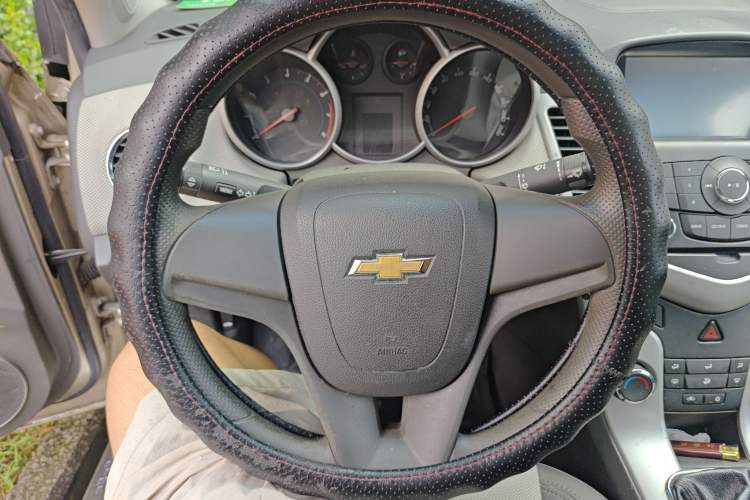 Used Chevrolet Cruze 2013 1.6L SE MT Steering Wheel