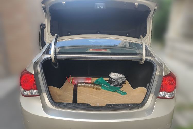 Used Chevrolet Cruze 2013 1.6L SE MT Trunk