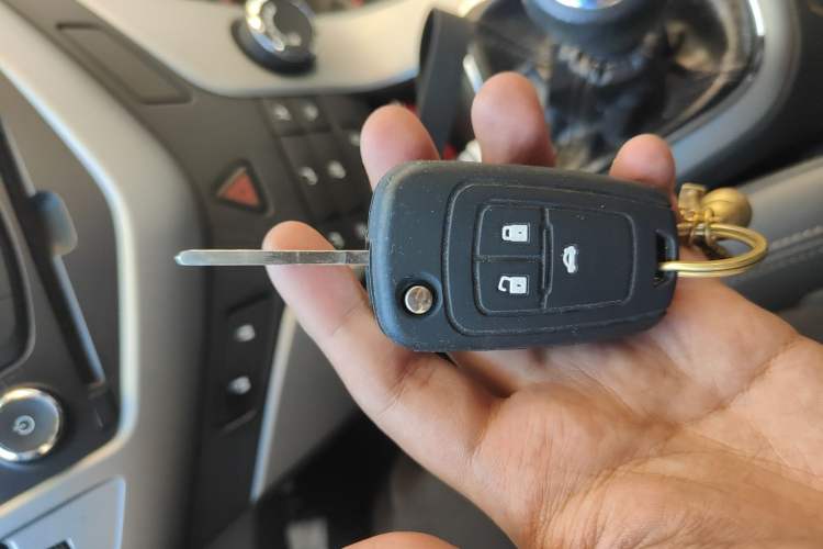 Used Chevrolet Cruze 2013 1.6L SE MT Vehicle Key