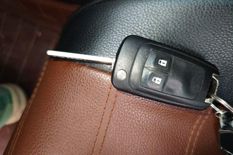 Used Chevrolet Cruze 2013 Hatchback 1.6L Automatic Luxury Model Vehicle Key