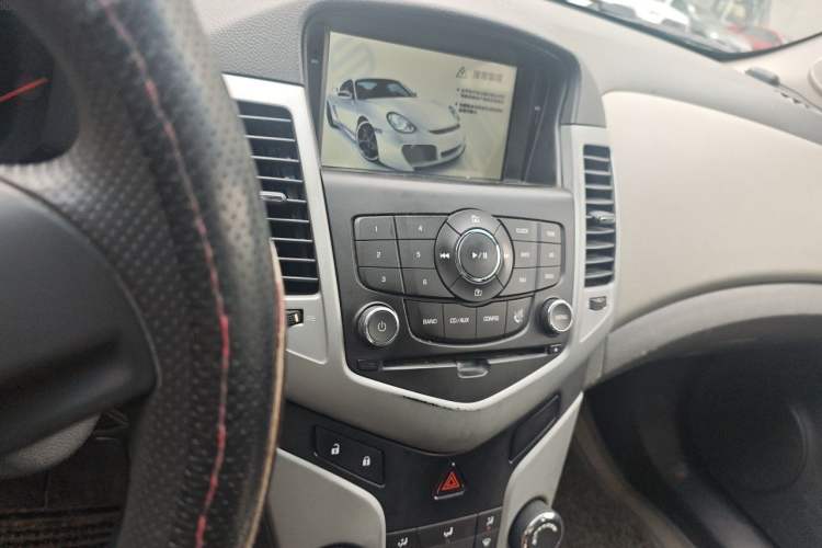 Used Chevrolet Cruze 2014 1.6L SL Millionth Anniversary Edition MT Audio And AC Panel