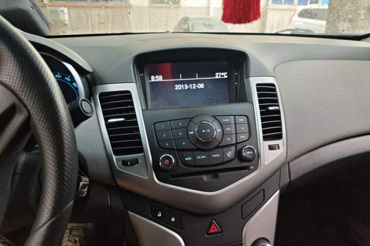 Used Chevrolet Cruze 2014 1.6L SL Millionth Anniversary Edition MT Audio And AC Panel