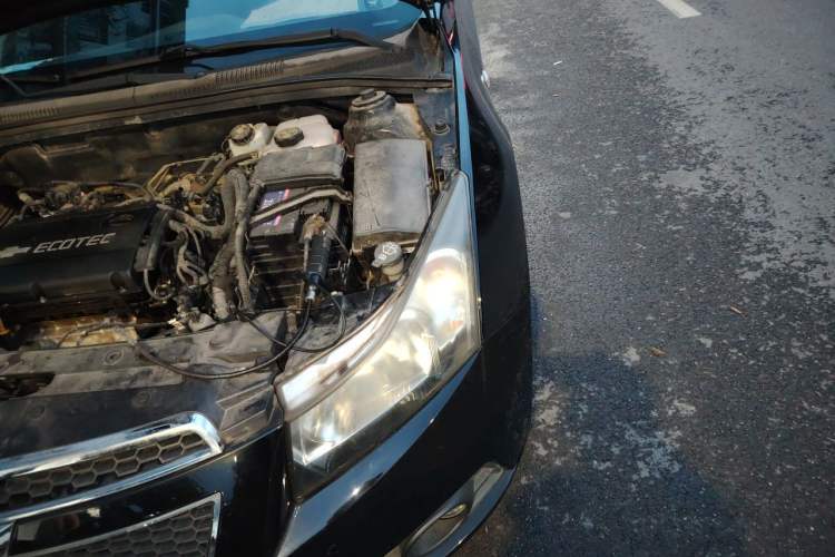 Used Chevrolet Cruze 2014 1.6L SL Millionth Anniversary Edition MT Engine Bay Left