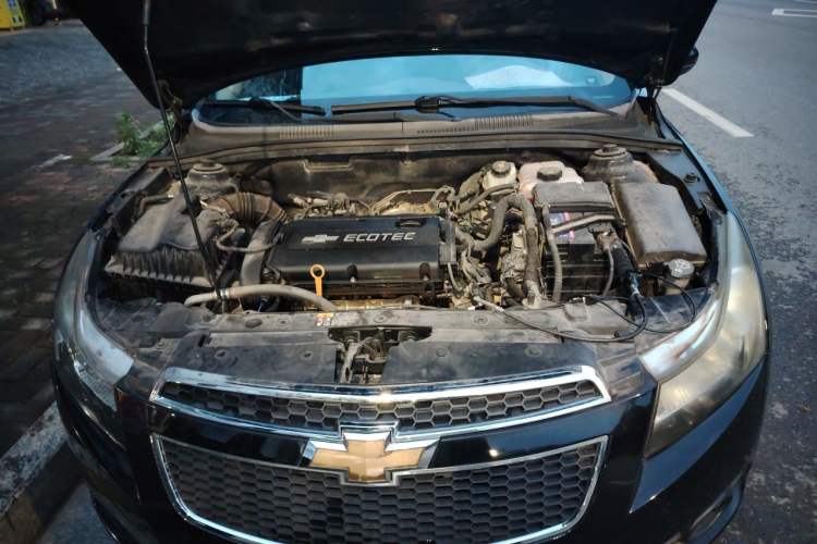 Used Chevrolet Cruze 2014 1.6L SL Millionth Anniversary Edition MT Engine Bay