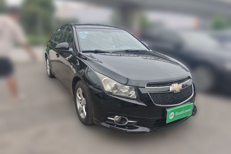 Used Chevrolet Cruze 2014 1.6L SL Millionth Anniversary Edition MT Front Right 45 Deg